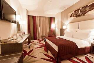 Отель Golden Tulip Ana Dome Hotel Клуж-Напока Стандартный номер с кроватью размера "queen-size"-1