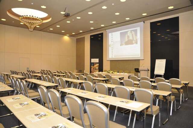 Отель Golden Tulip Ana Dome Hotel Клуж-Напока-32